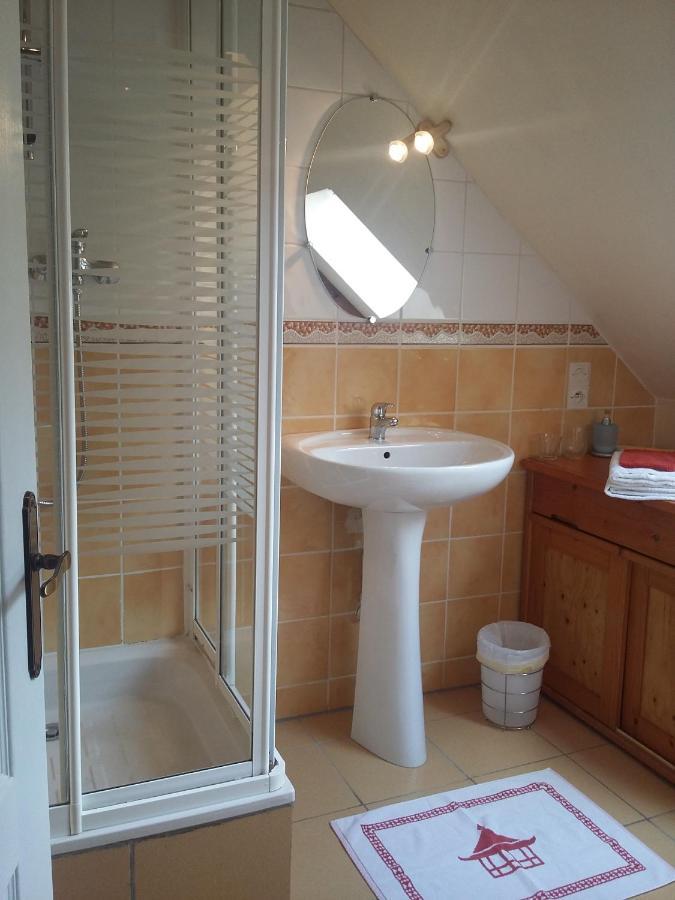 Les Petites Chapelles Bed & Breakfast Saint-Pierre-de-Plesguen Dış mekan fotoğraf