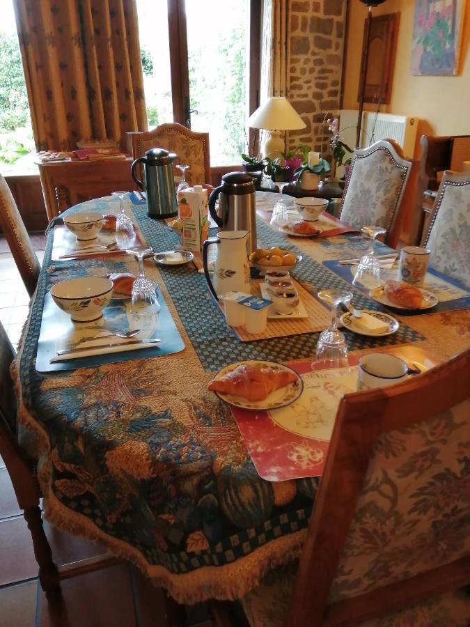 Les Petites Chapelles Bed & Breakfast Saint-Pierre-de-Plesguen Dış mekan fotoğraf