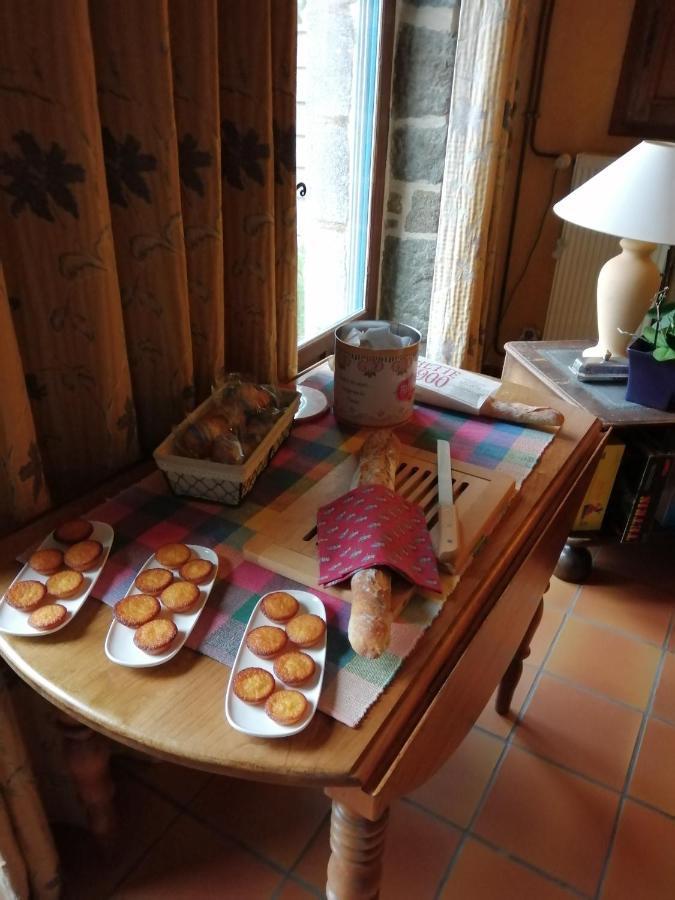 Les Petites Chapelles Bed & Breakfast Saint-Pierre-de-Plesguen Dış mekan fotoğraf