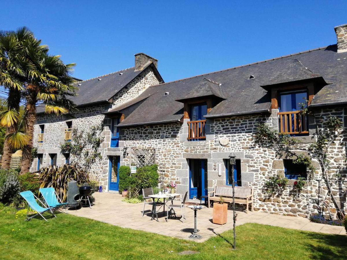 Les Petites Chapelles Bed & Breakfast Saint-Pierre-de-Plesguen Dış mekan fotoğraf