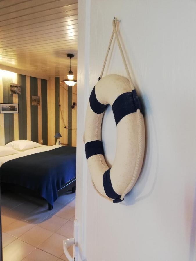 Les Petites Chapelles Bed & Breakfast Saint-Pierre-de-Plesguen Dış mekan fotoğraf