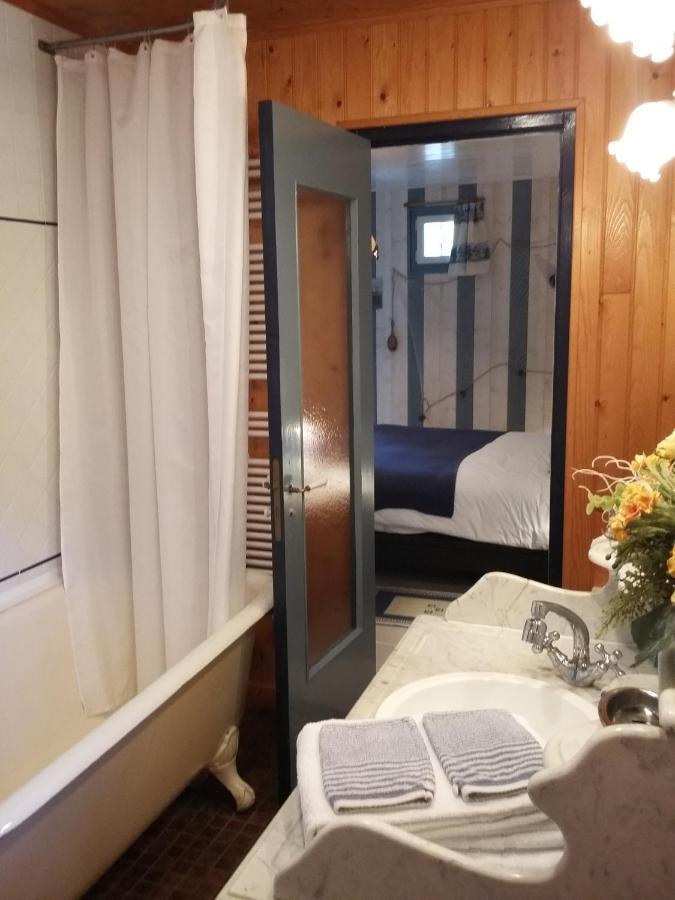 Les Petites Chapelles Bed & Breakfast Saint-Pierre-de-Plesguen Dış mekan fotoğraf